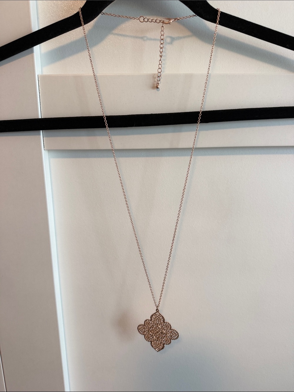 Delicate Rose Gold Filigree Pendant Necklace - Women Jewelry